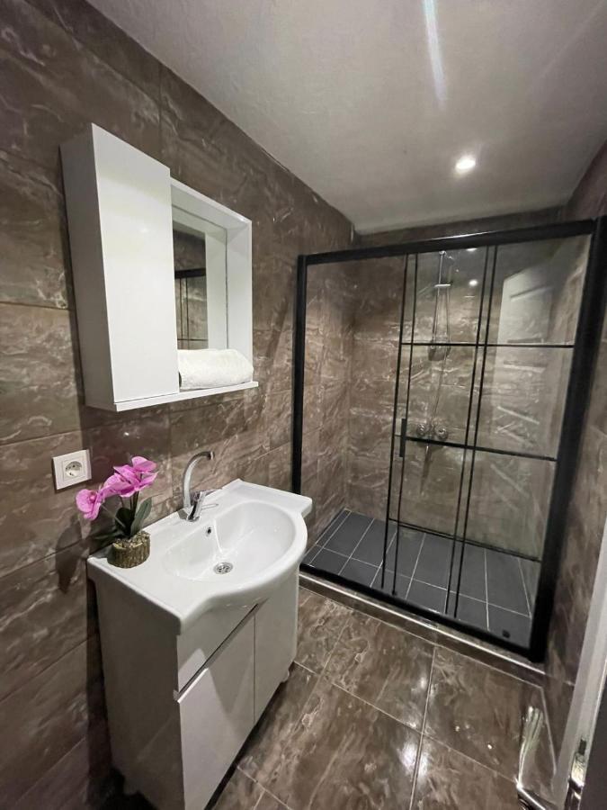 Smf Suites 1+1 4 Istanbul Bagian luar foto