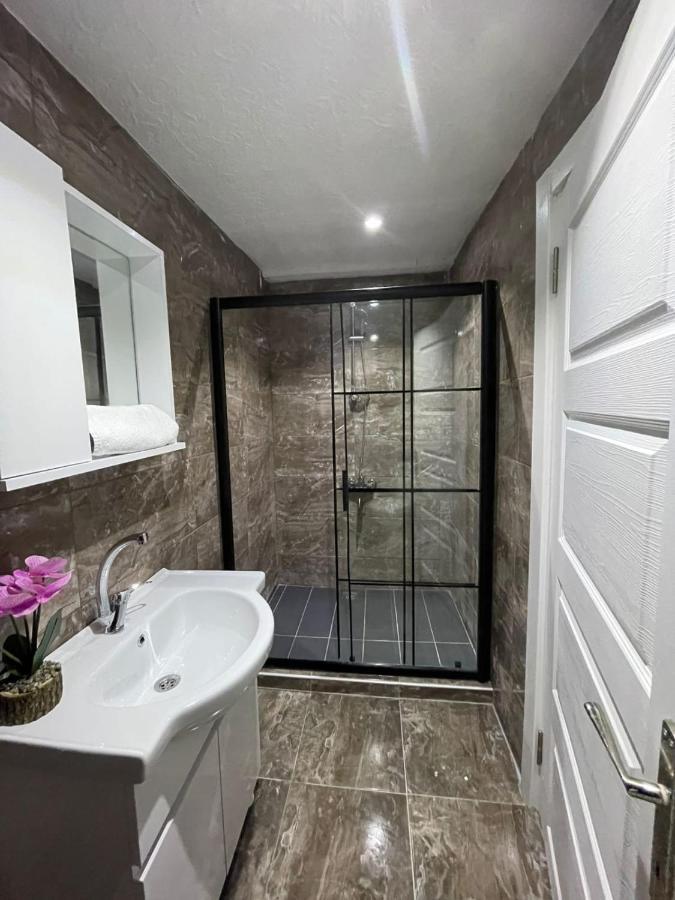Smf Suites 1+1 4 Istanbul Bagian luar foto