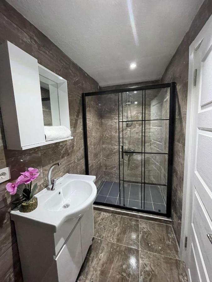 Smf Suites 1+1 4 Istanbul Bagian luar foto